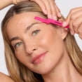 thumbnail image 3 of Kit de rescate para cejas Tweezerman rosa y negro con mini pinza inclinada, 3 of 8