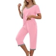 thumbnail image 4 of Qucoqpe - Conjuntos de pijama cómodos para mujer, con blusa de manga corta con cuello en V y pantalones anchos con estampado floral, estilo capri holgado, 4 of 5