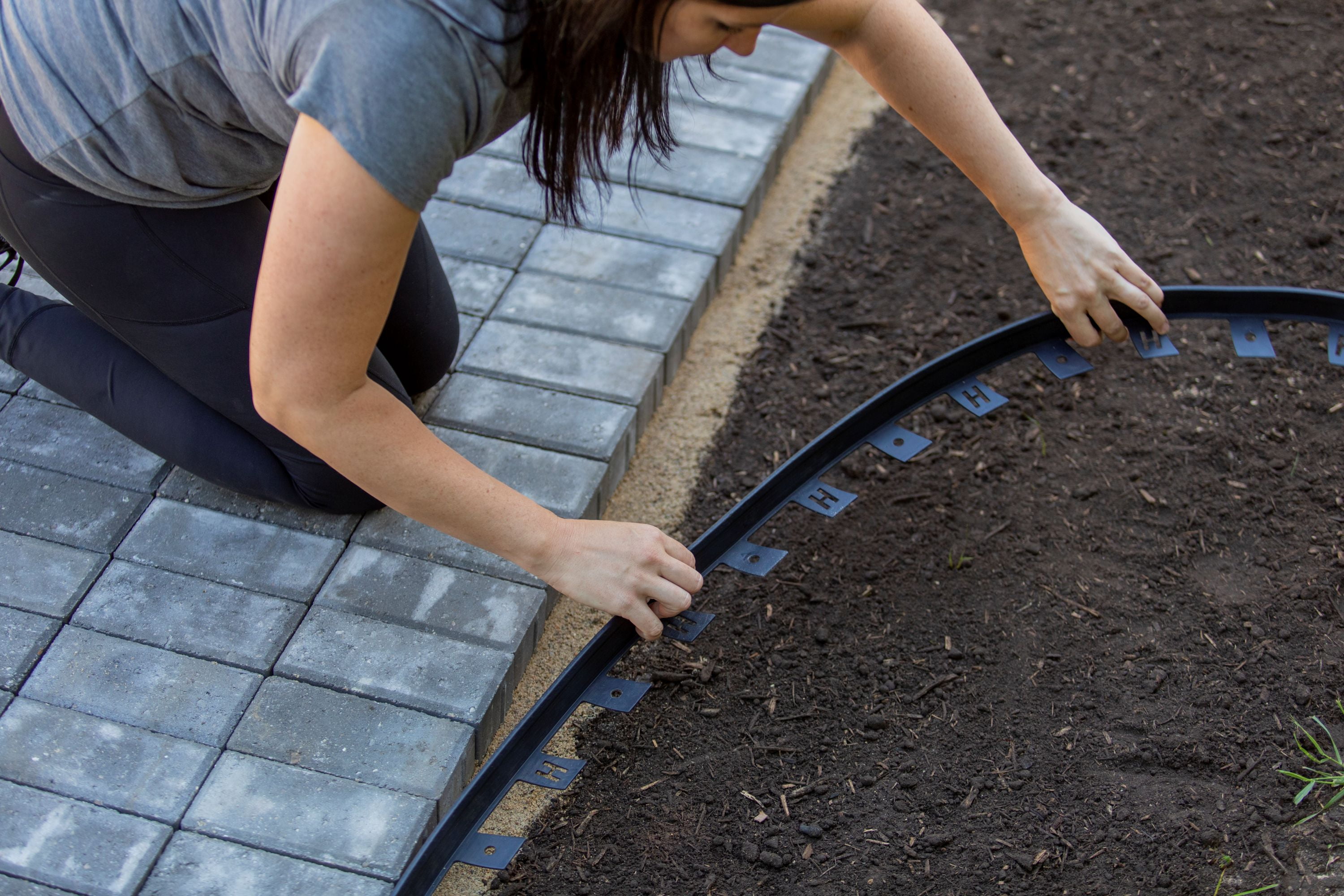 Master Mark Plastic Paver Edging, 1.5 in. x 60 ft., Black, Flexible Landscape and Garden Edging Border, 47260-1