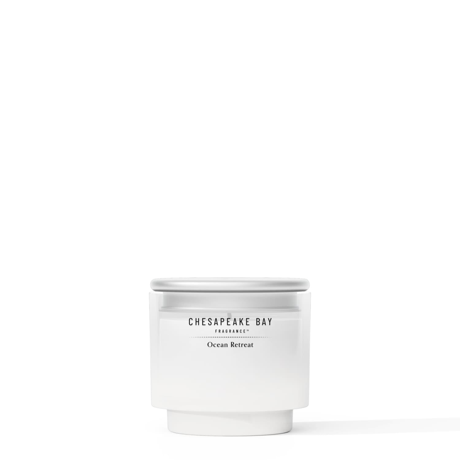 Chesapeake Bay Candle 4.5oz | Ocean Retreat Scent |Exclusive Mood Evoking Fragrance |Sea Glass-Inspired Jar | Premium Soy Blend Wax with Essential Oils | Coastal Fragrance for Home Décor or Gifting