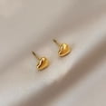 thumbnail image 4 of Hermosos pendientes de botón de acero de titanio y oro de 18 quilates para mujer, piercing para la oreja con forma de nicho, pendientes pequeños con forma de corazón de melocotón, joyería, 4 of 5