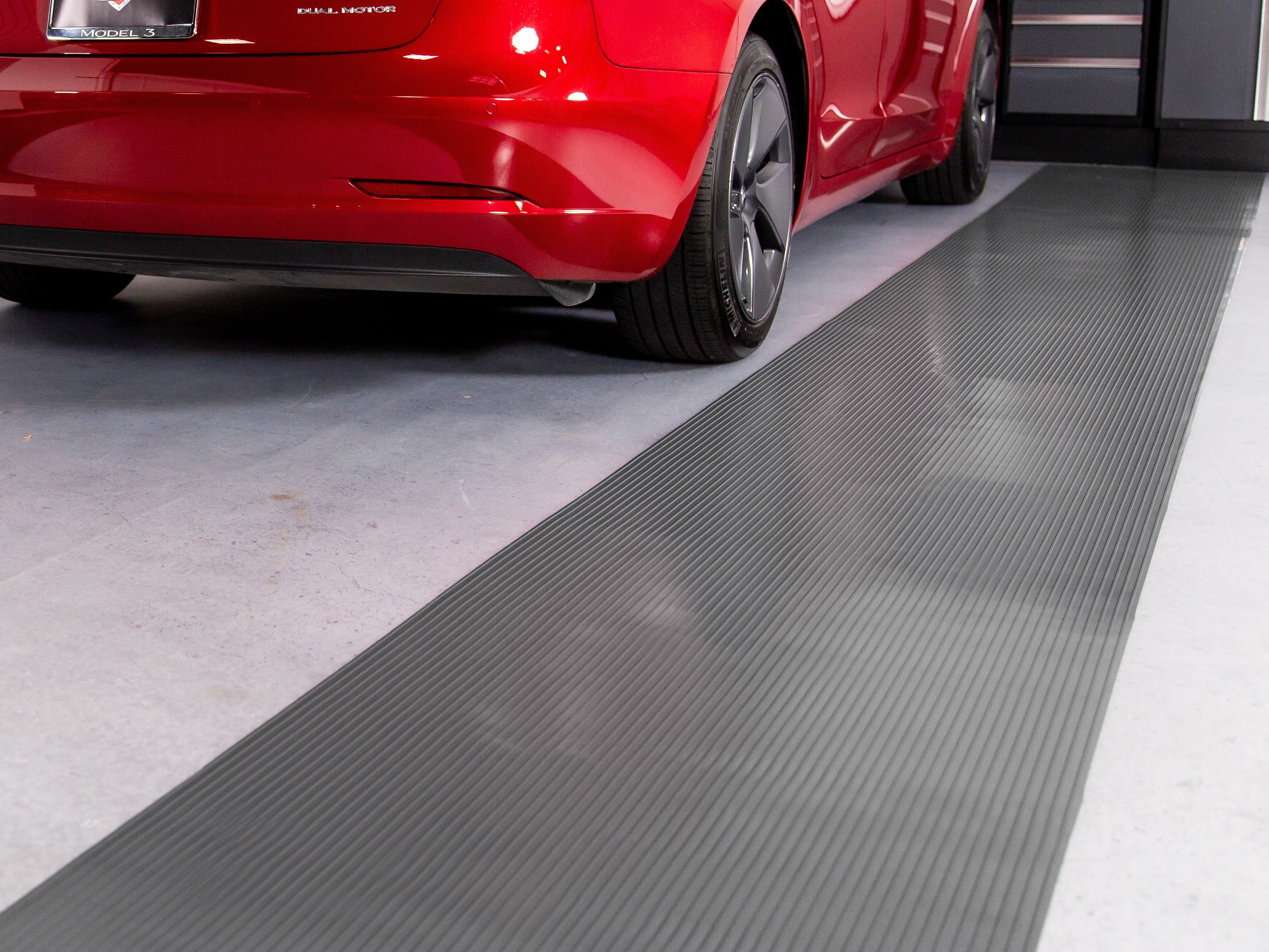 G-Floor 30 in. x 24 ft. Ribbed Channel Vinyl Garage Runner - Slate Grey