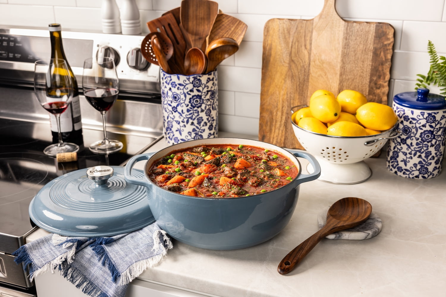 Lodge Cast Iron 6QT Ocean Enamel Dutch Oven