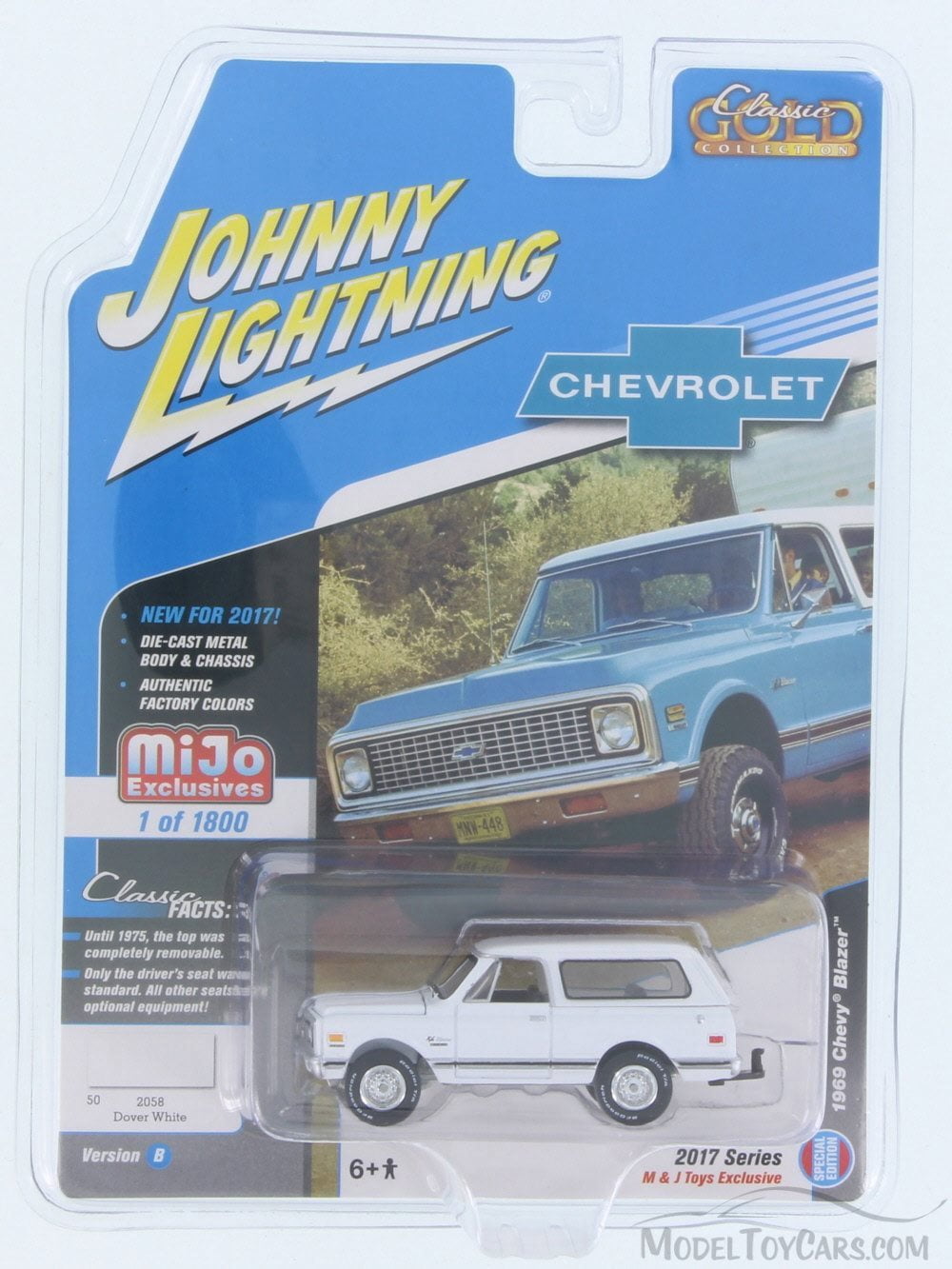 1/64 JOHNNY LIGHTNING 2002 Chevrolet Silverado in Dark Blue Metallic w/ hitch 