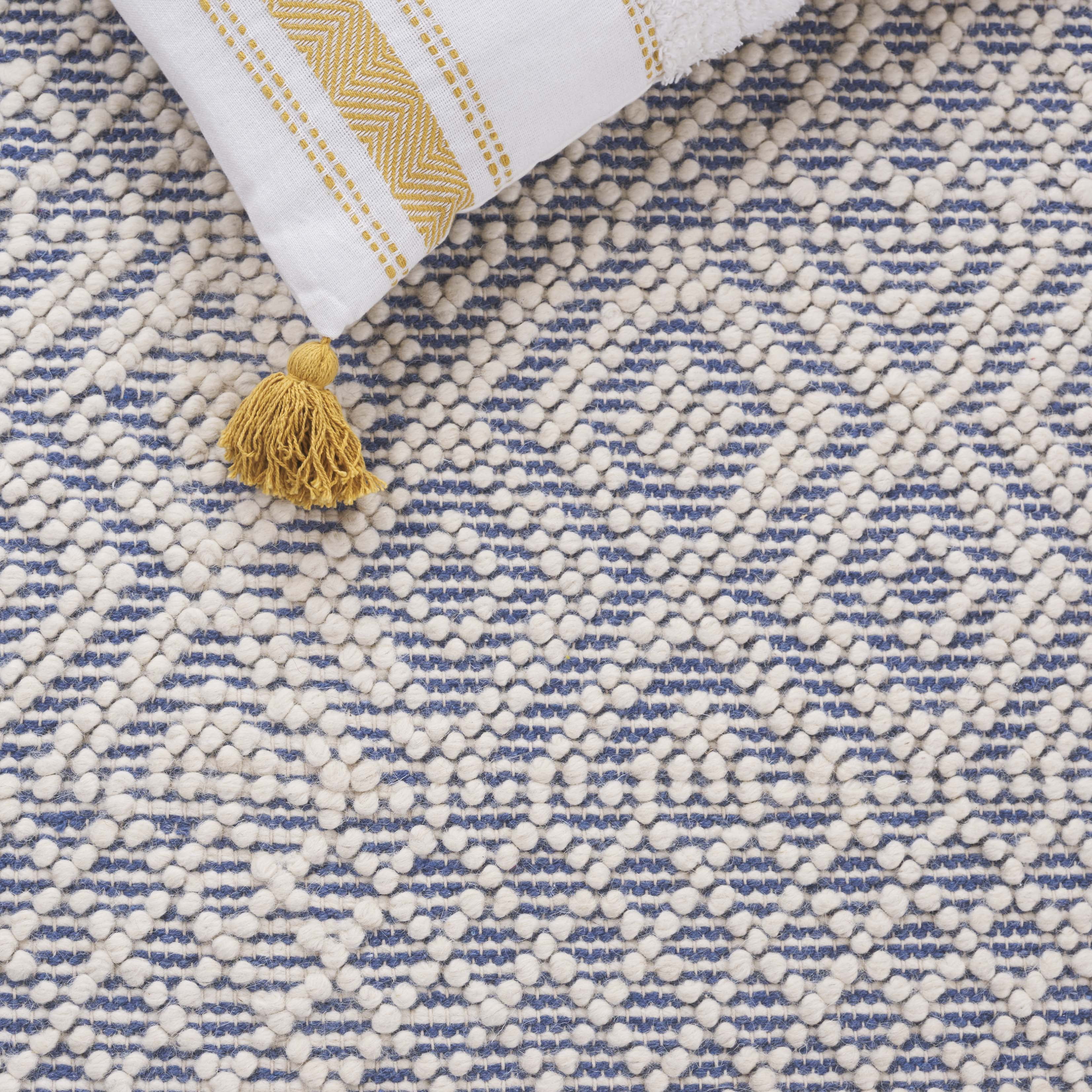 SAFAVIEH Natura Cordelia Southwestern Wool Area Rug, Ivory/Blue, 6' x 6' Square