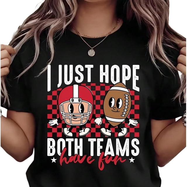 playera unisex para casco de fútbol y bola, playera con gráfico de dibujos animados, playera de fiesta "Hope both Teams Have Fun"