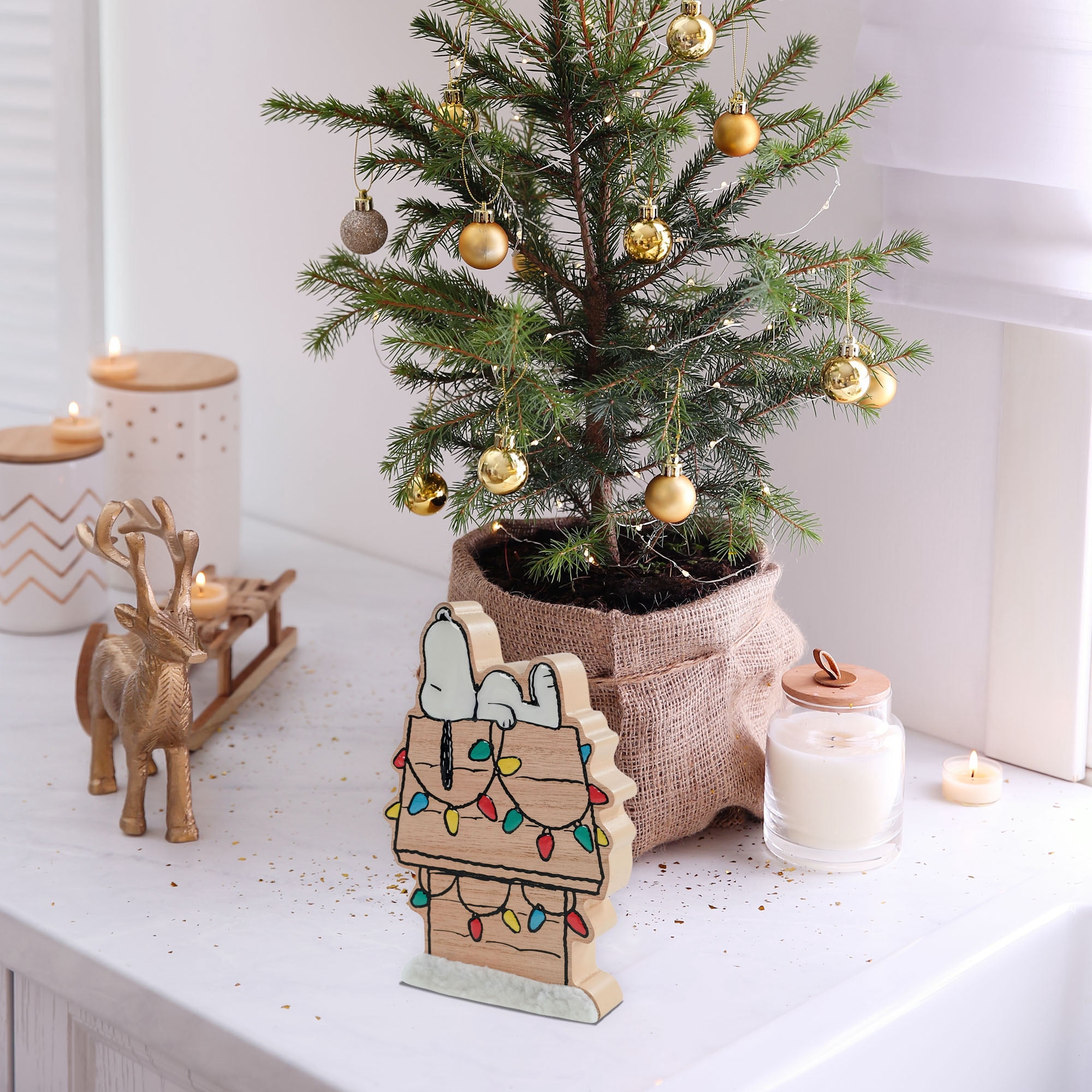 Peanuts Snoopy Christmas Enameled Wood Display Piece– 7 Inch Holiday Tabletop Figure