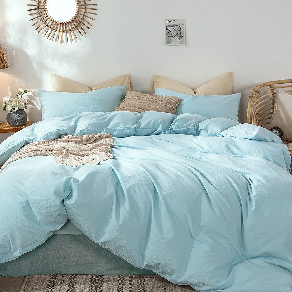 Le Méridien Bed and Bedding Set