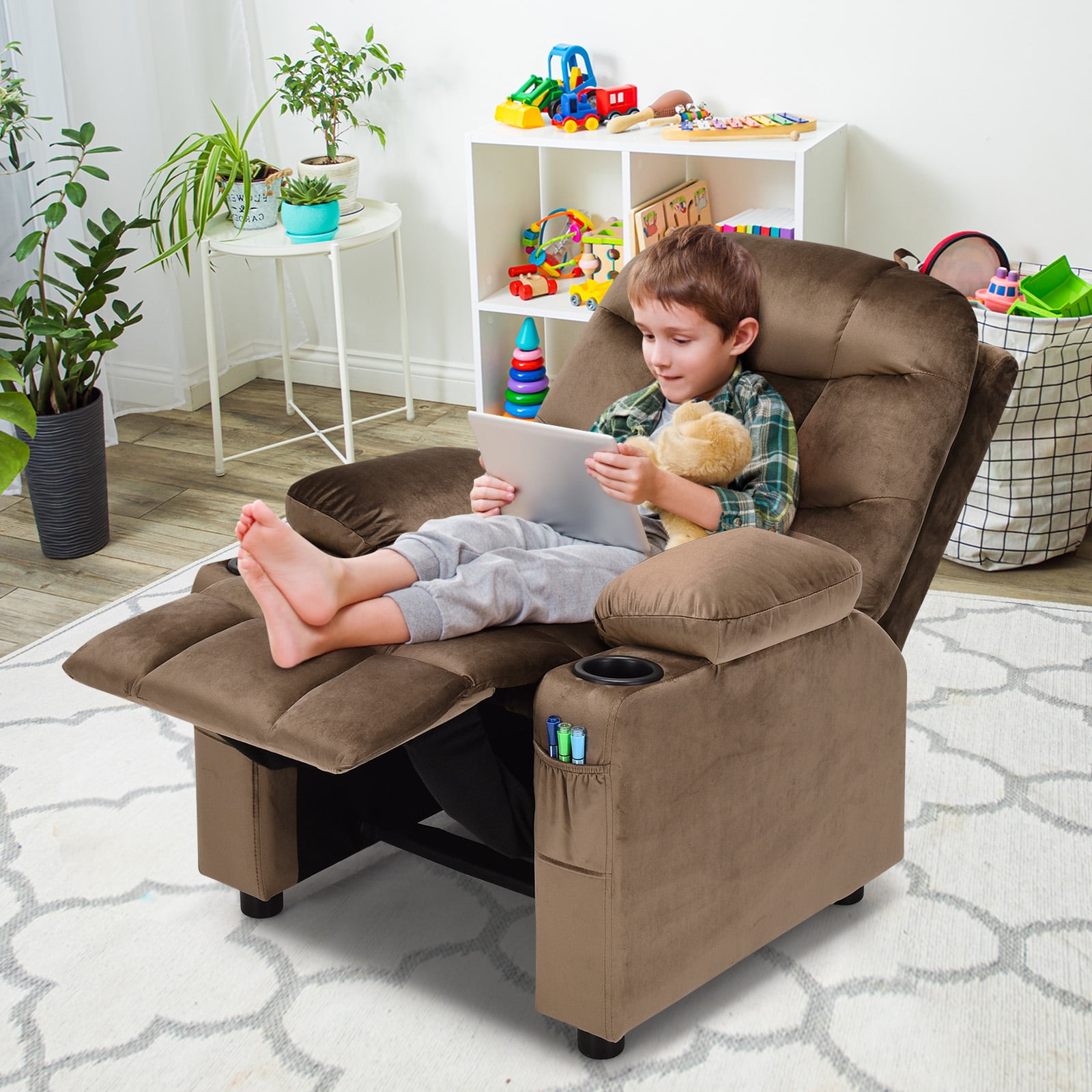 Child's lazy shop boy chair