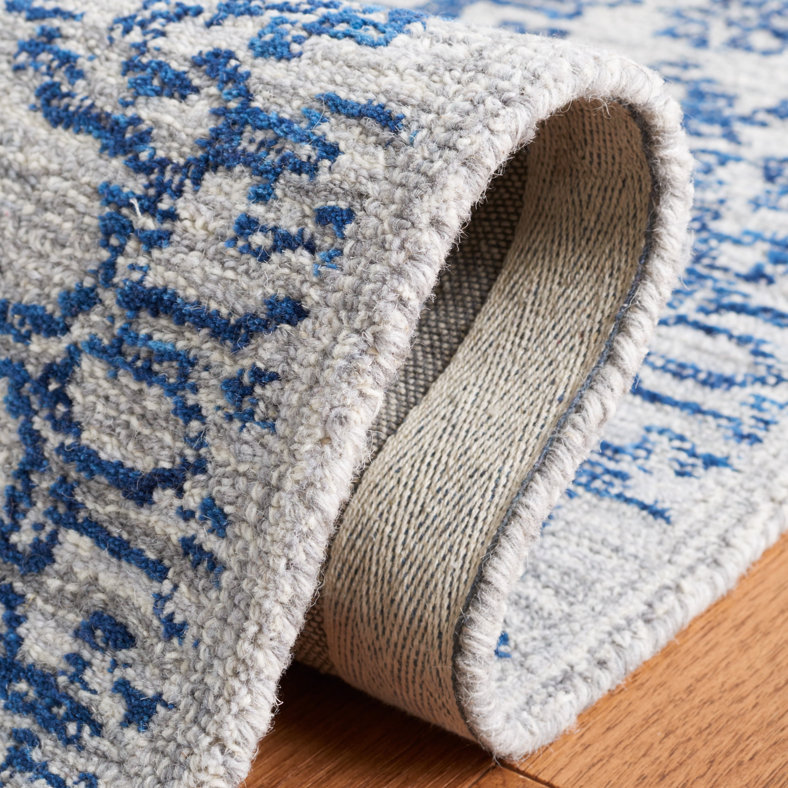 SAFAVIEH Micro-Loop Emory Medallion Runner Rug, Blue, 2'3" x 9'