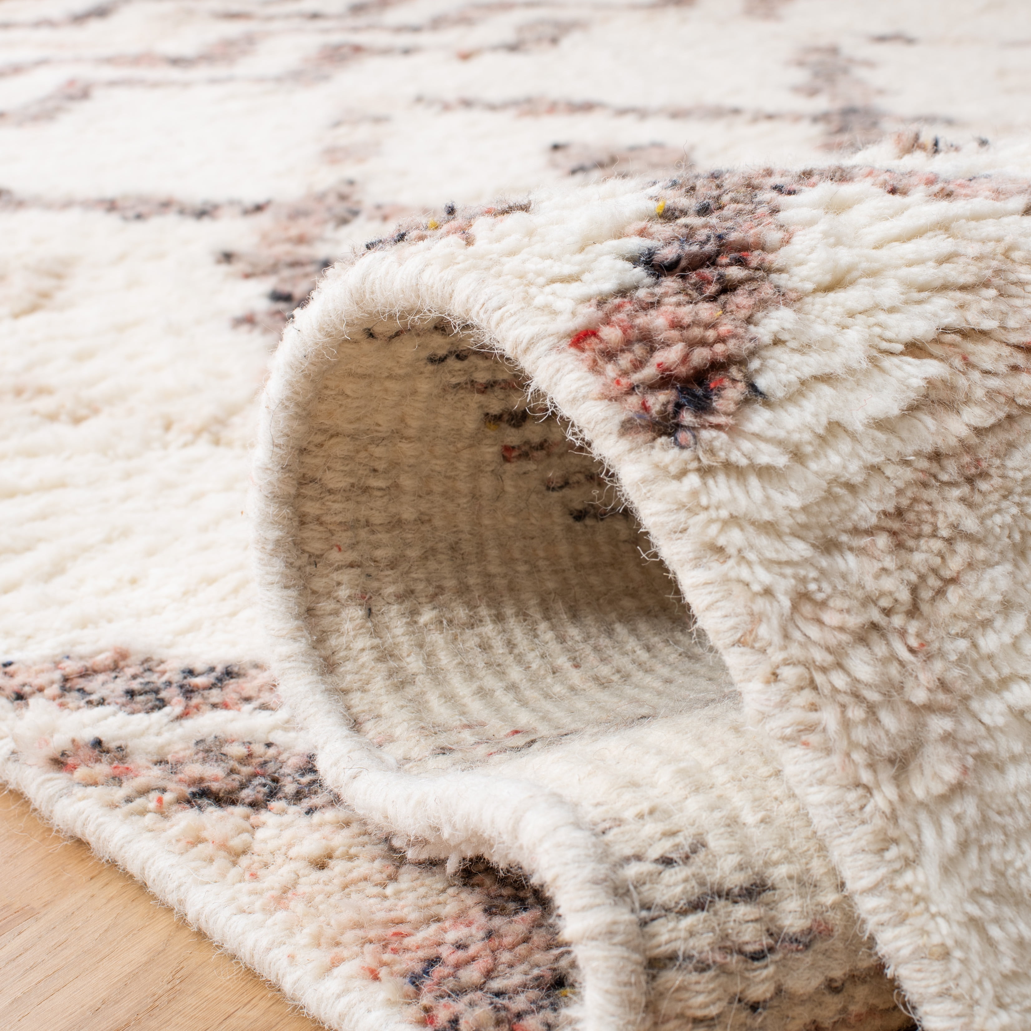 SAFAVIEH Casablanca Lyall Geometric Area Rug, Ivory/Pink, 8' x 10'