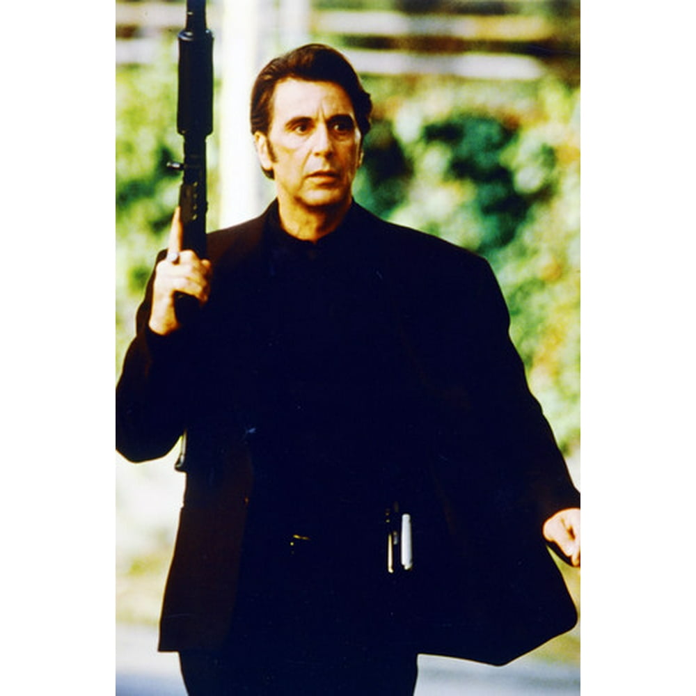Al Pacino Heat Walking Holding Rifle 24x36 Poster - Walmart.com