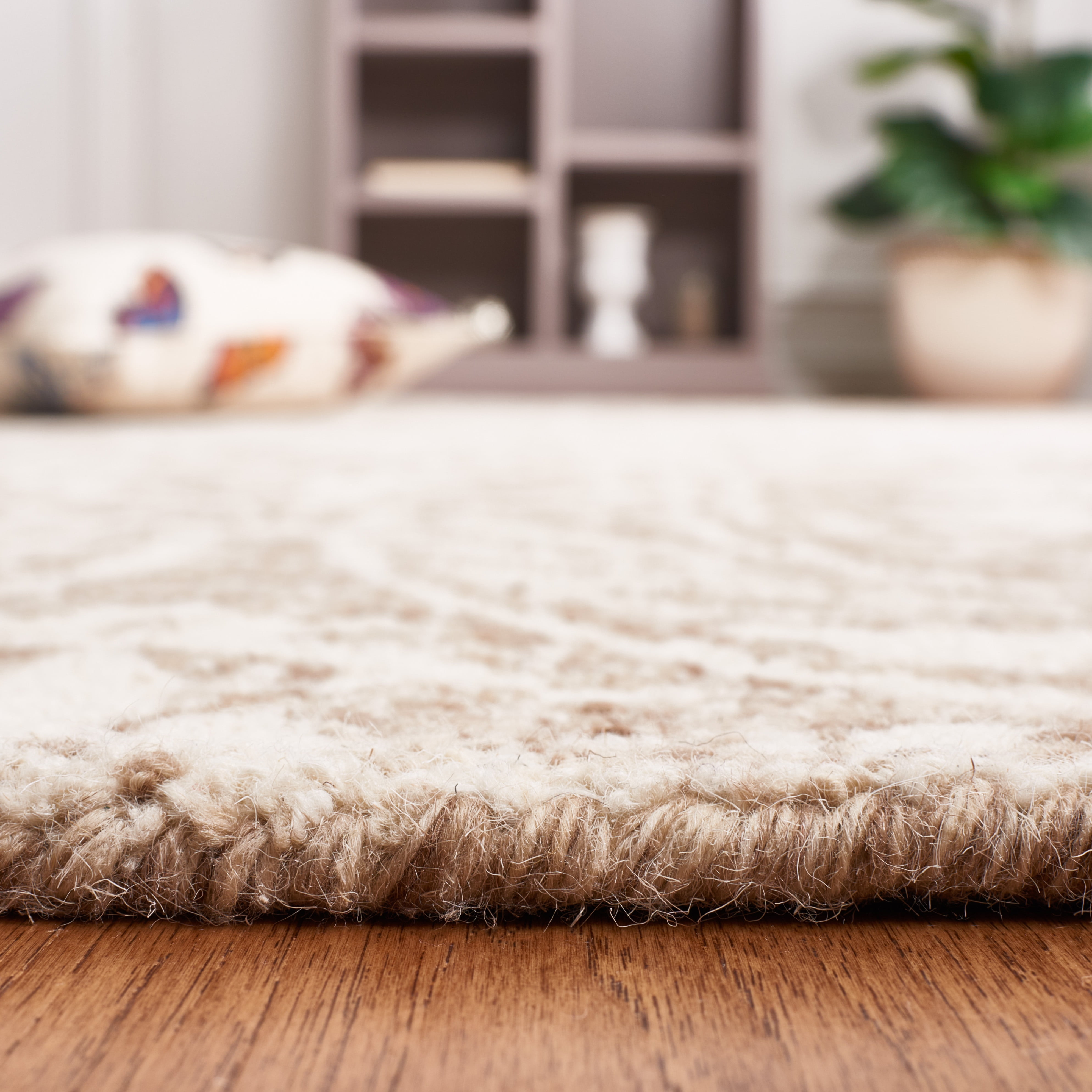 SAFAVIEH Abstract Constantine Damask Wool Area Rug, Ivory/Beige, 6' x 6' Square