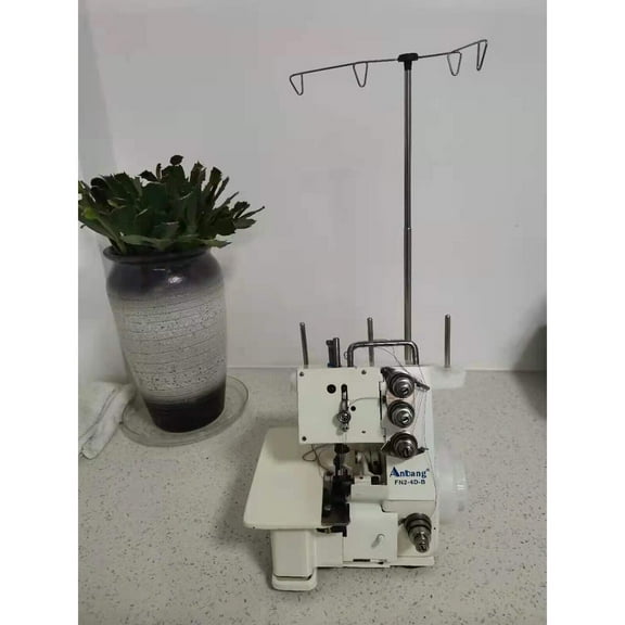 Professional 4 Thread Serger Overlock Sewing Machine 4-Line with Foot Controller