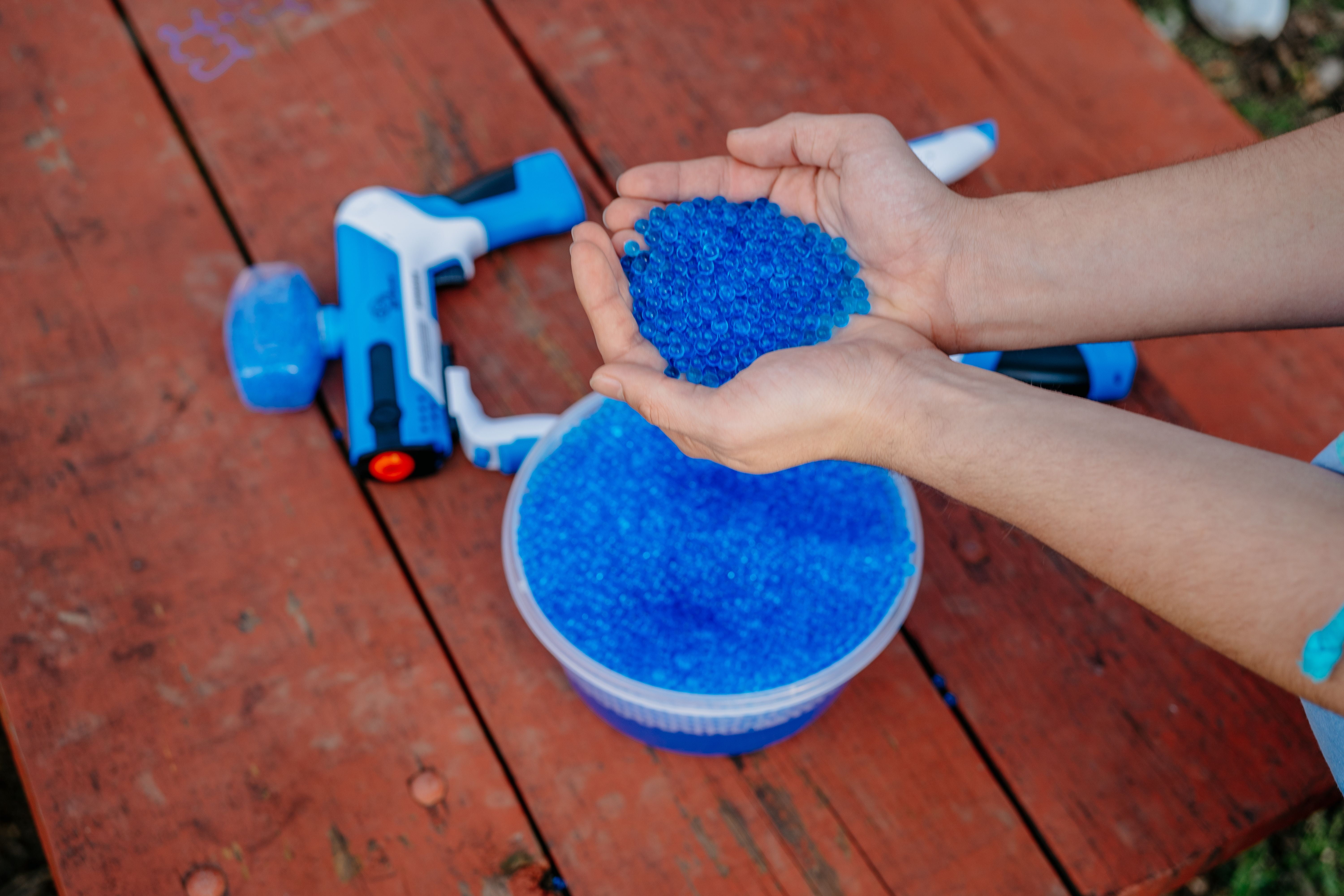 GelBee's Brand Stinger Water Bead Blaster, Minimum Recommended Age 14, Maximum Recommended Age 99