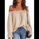 thumbnail image 3 of Blusa Informal Holgada de con Hombros Descubiertos y Volantes de Larga para Mujer. Albaricoque L, 3 of 7