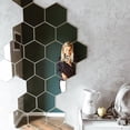 thumbnail image 2 of 6/12 piezas 3D hexagonal espejo pegatina de pared oro rosa DIY TV fondo sala de estar pegatinas decoración de pared dormitorio baño decoración del hogar, 2 of 5