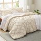 thumbnail image 2 of Juego de edredón Bedsure Boho King Beige con mechones, 3 piezas, 2 of 7