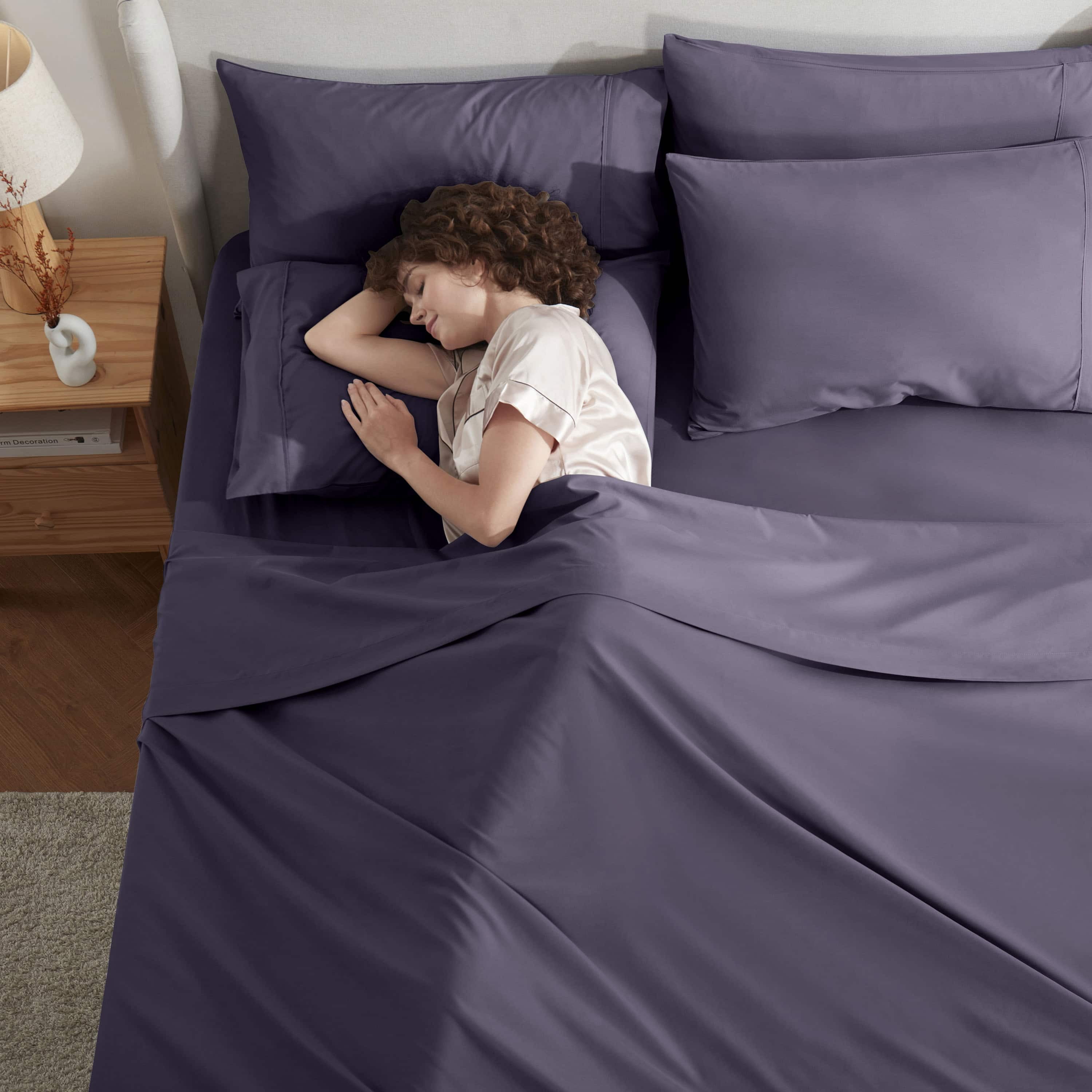LammaLoe Extra Deep Pocket Split King Sheets set, Fits 18"-24" Mattress, 7 Piece Soft Microfiber Bed Sheet Sets, Purple