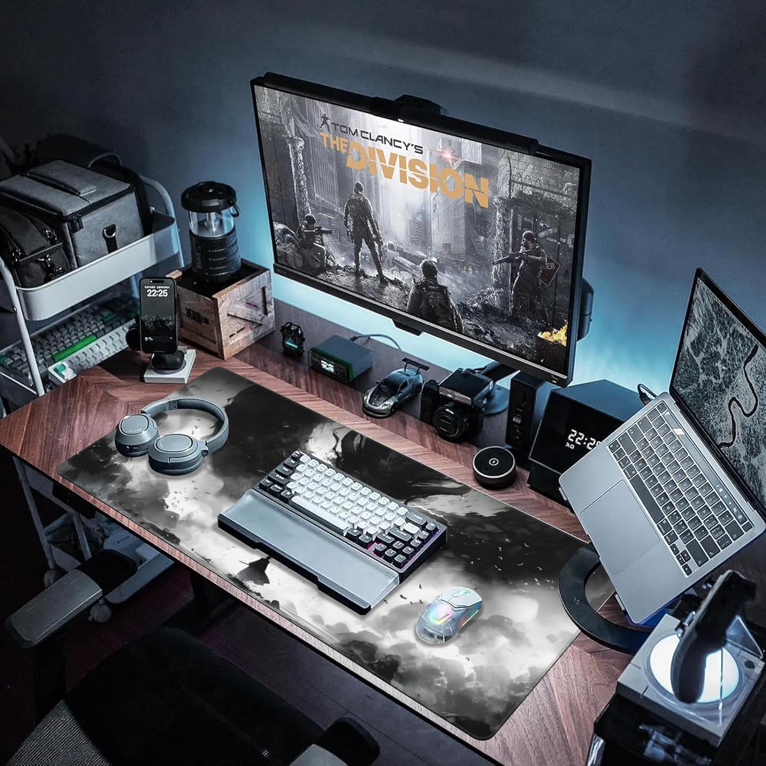 Extended Large Gaming Mouse Pad, Horror Anime Manga Large Desk Mat for Desktop XXL, Non-Slip Rubber Base Stitched Edges Long Computer Keyboard Desk Pad Mouse Mat for Gaming Home Office 35.4"X15.7"