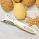 thumbnail image 4 of Pelador multifuncional de frutas y verduras | Utensilio de cocina de doble uso | Hoja de acero inoxidable | Mango cómodo | Combo de rallador y pelador | Fácil de usar | los 18,9x4,8x2,2cm | Incluye, 4 of 4