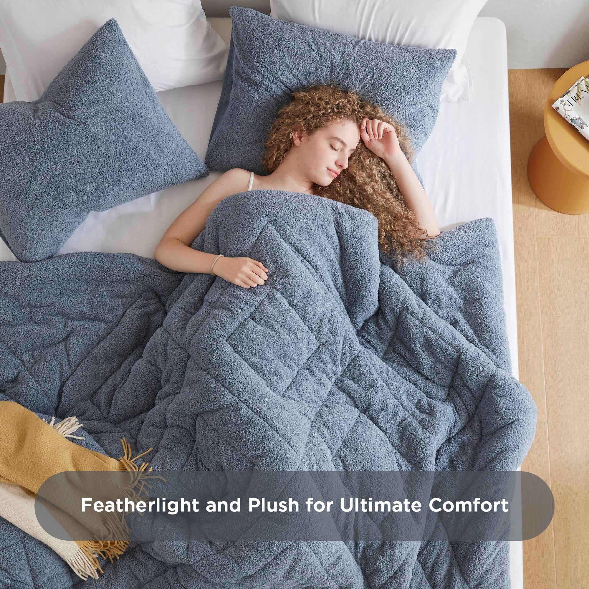Regency Heights Twin/Twin XL Quilted Plush Comforter Set, 2-Piece Reversible Feather-Soft Dorm Bedding Sets, Textured Sherpa Comforter Bed Set for All Season, Blue