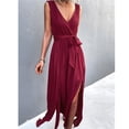 thumbnail image 2 of Vestido largo de verano para mujer, sin mangas, cuello en V profundo, color liso, cintura alta, abertura lateral, vestido maxi informal con cinturón, rojo vino S, 2 of 5