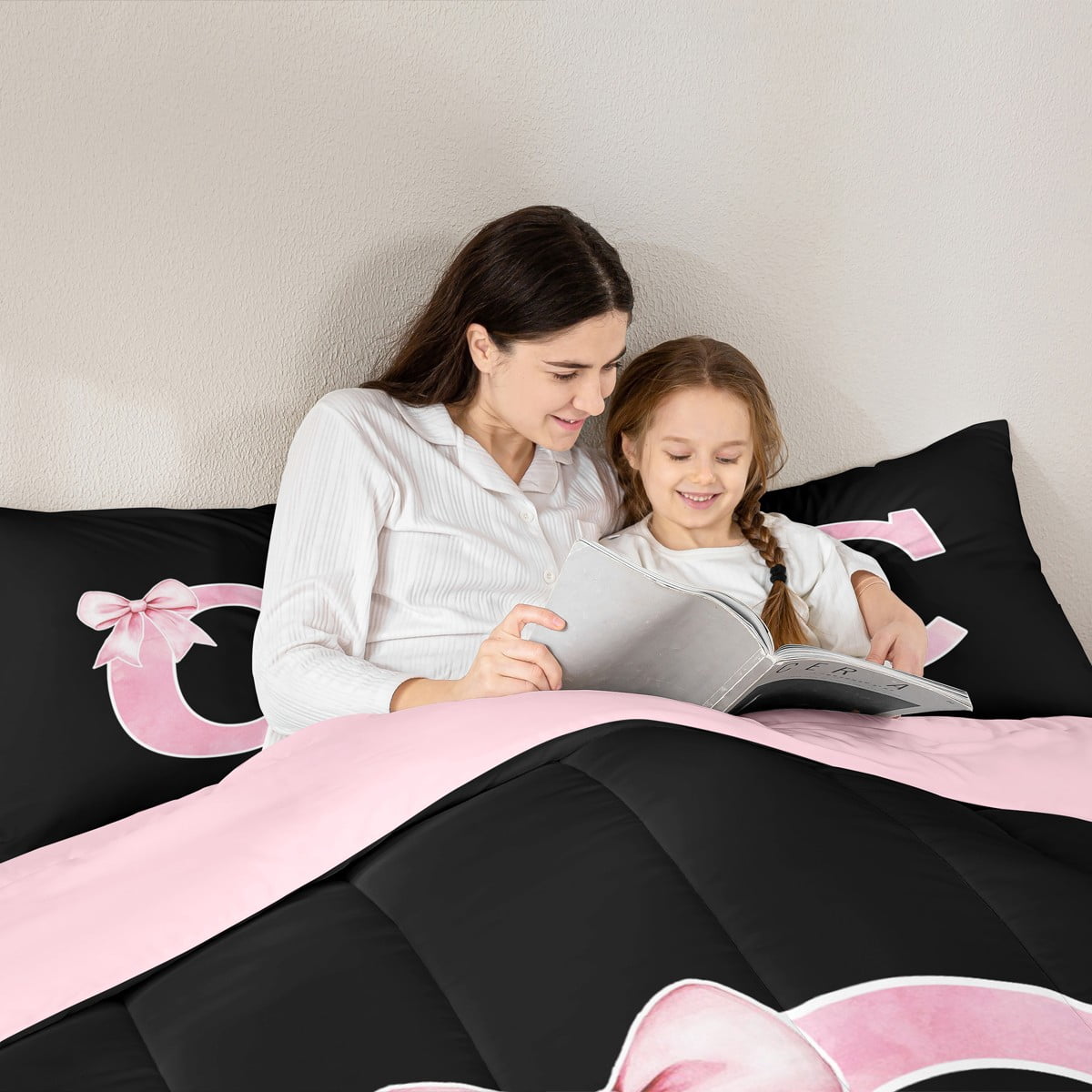 Manfei Cute Girls Bowknot Bowtie Bedding Comforter Set, Monogrammed Twin Comforter Sets, Personalized Letter C Bedding Set, Lightweight Bedroom Decor, Reversible 2-Piece