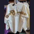 thumbnail image 1 of Disney-Sudadera con capucha de Mickey Mouse para mujer, suéter informal de manga larga con cuello redondo y letras sueltas, con diseño del castillo del mundo de Disney, 2022, 1 of 4