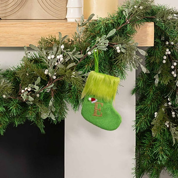 Adornos navideños, adornos navideños, regalos navideños, decoración navideña, calcetines navideños de punto con letras verdes, colgante para el hogar con nombre DIY, colgante de calcetines de tela tej