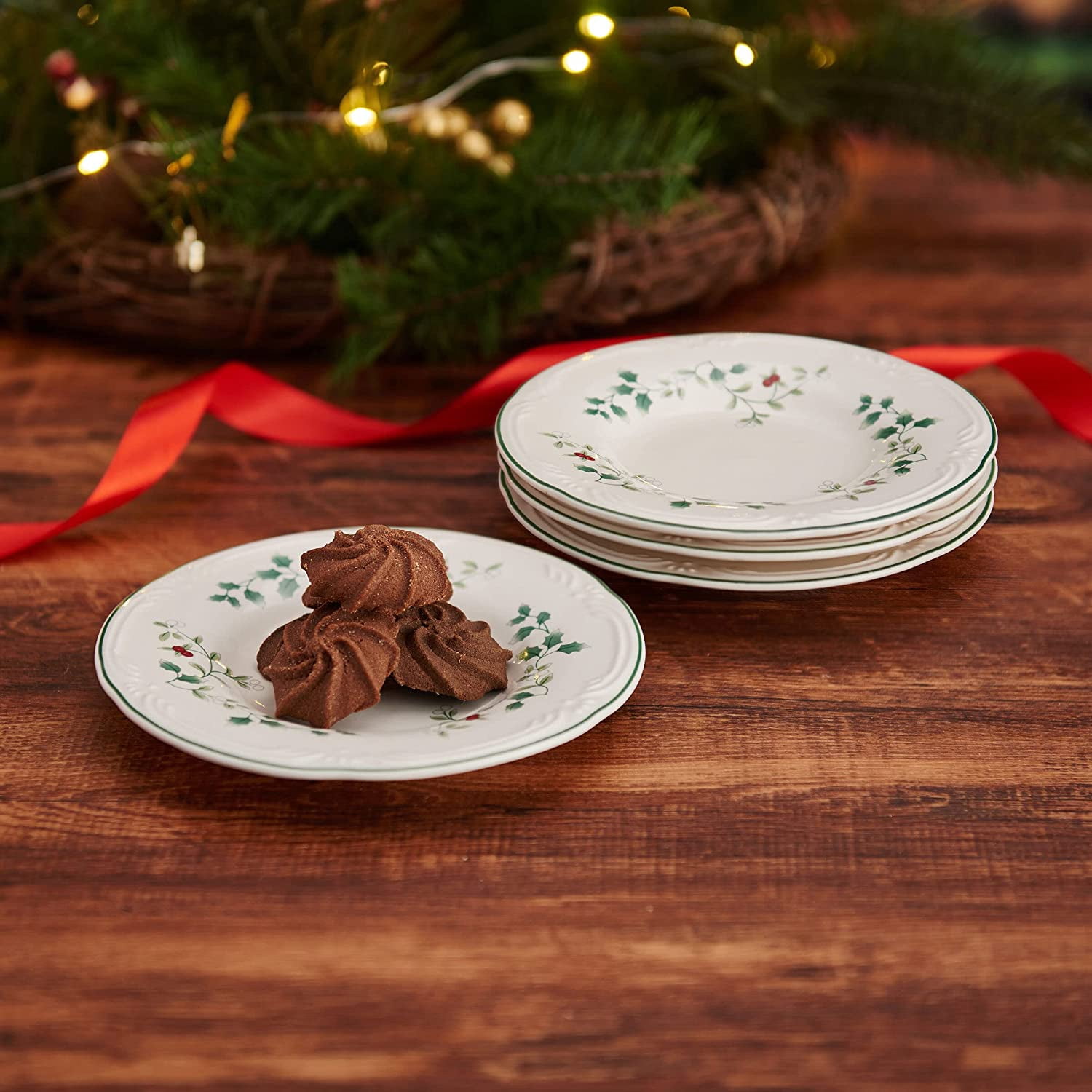 Pfaltzgraff Winterberry Stoneware 6 in Appetizer Plates, Set of 4, White