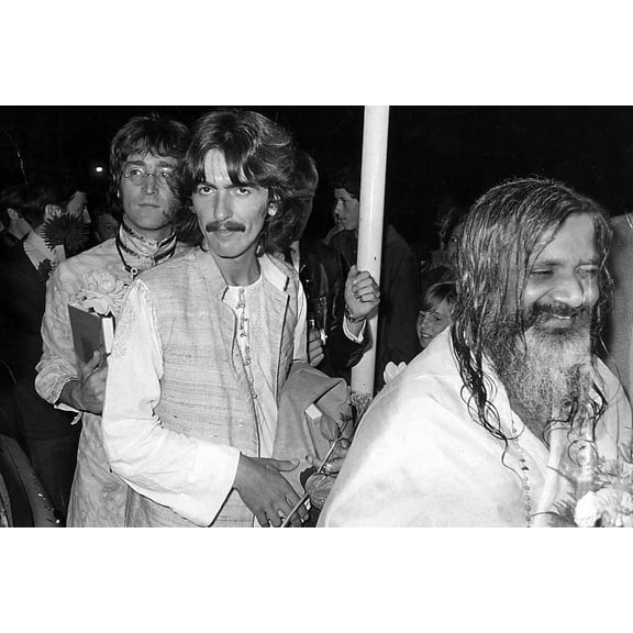 John Lennon, George Harrison and Maharishi Mahesh Yogi Photo Print (10 x 8)