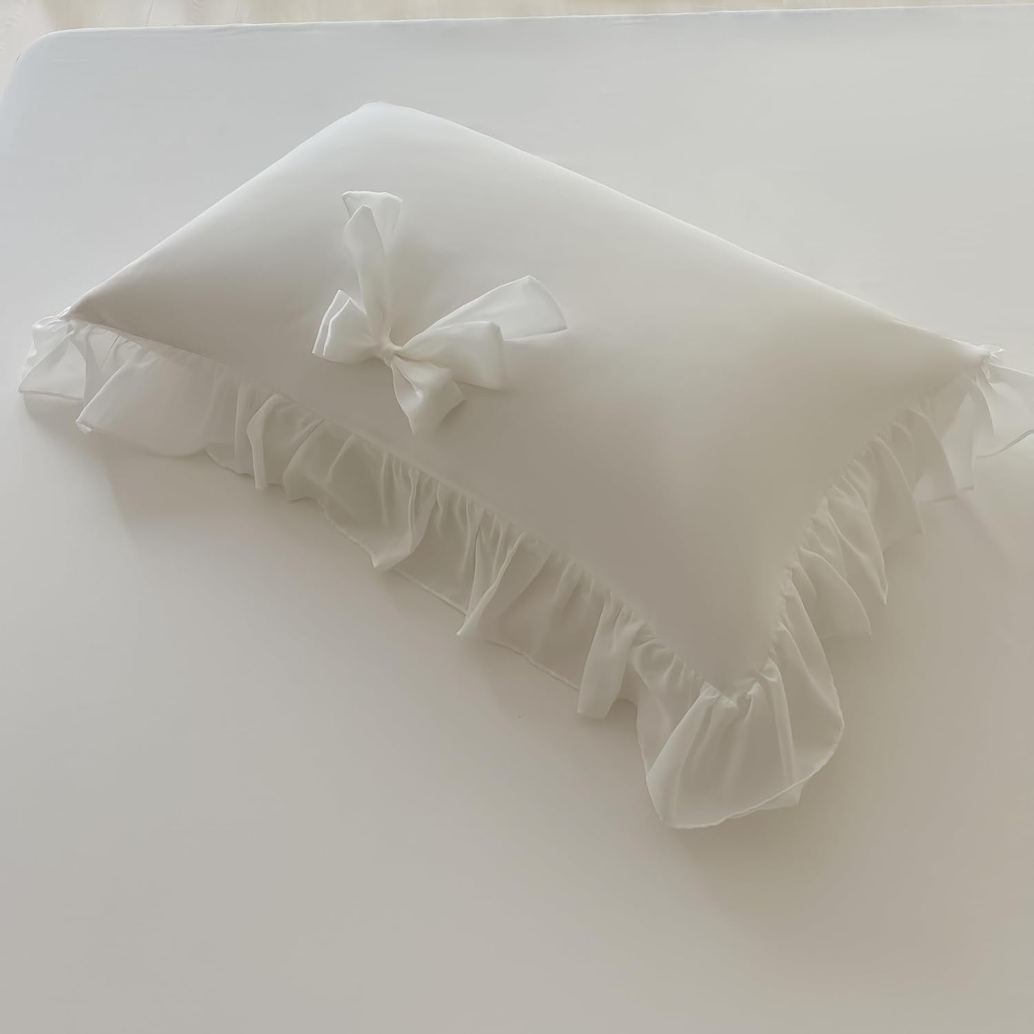 MOOWOO Ruffled Bedding Bow Duvet Cover Set with Butterfly Tie, Soft Brushed Microfiber Shabby Chic Bedding Set with Zipper Closure