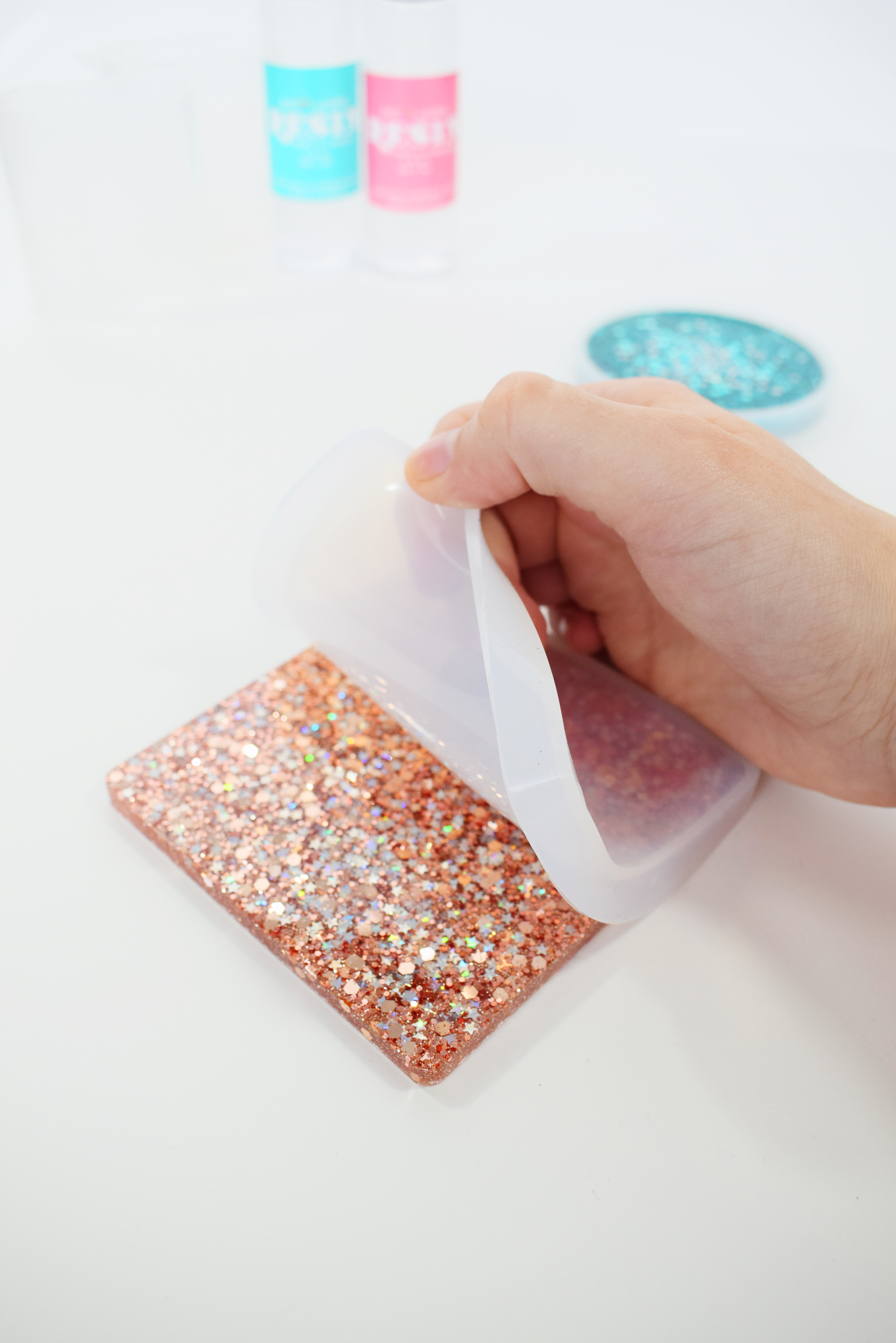 Art 101 Craft Resin Glitter Coaster Multifunctional Art Kit with 23 Pieces for Adults