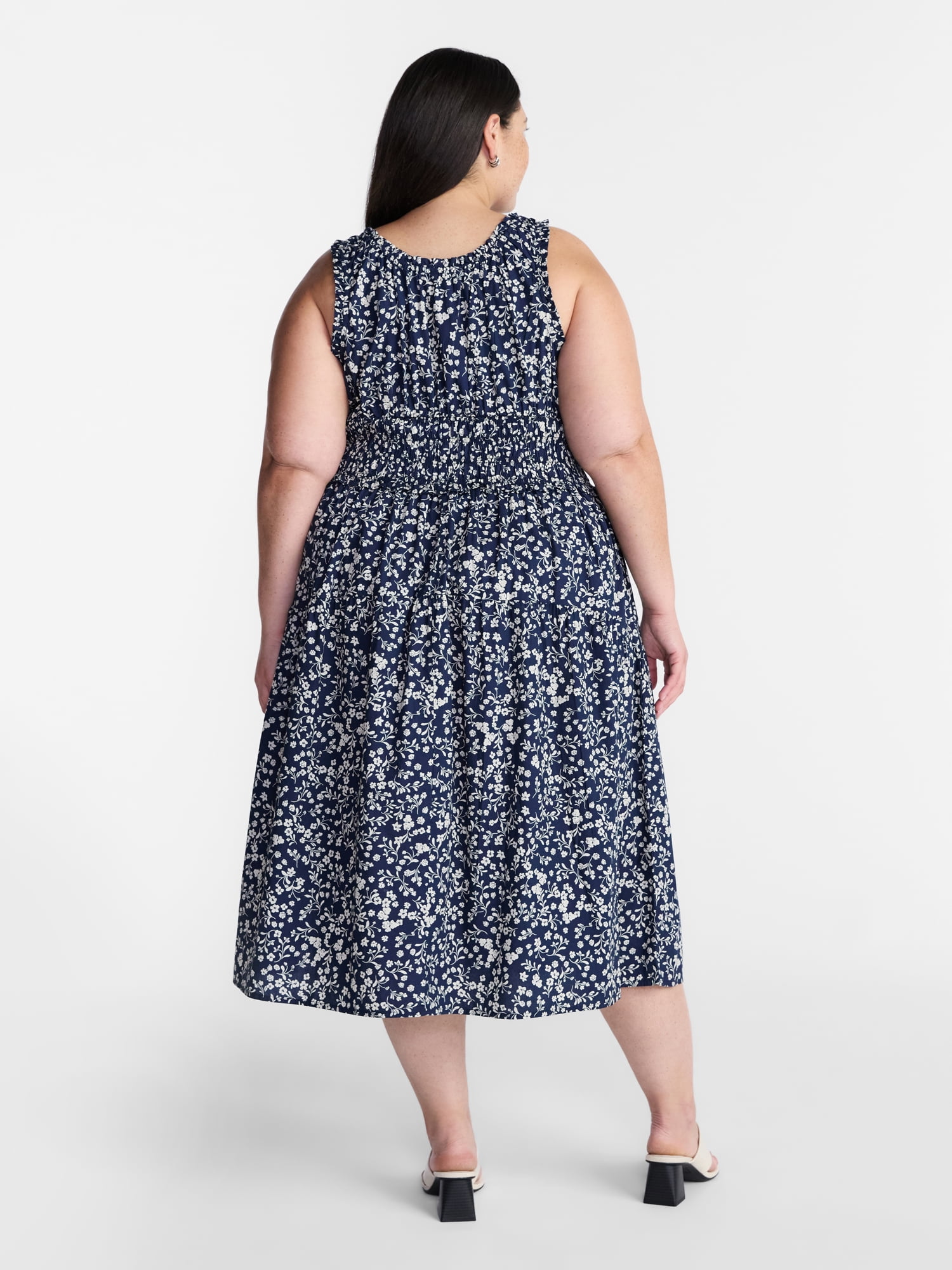 Terra & Sky Women's Plus Sleeveless Smocked Dress, Sizes-0X-5X