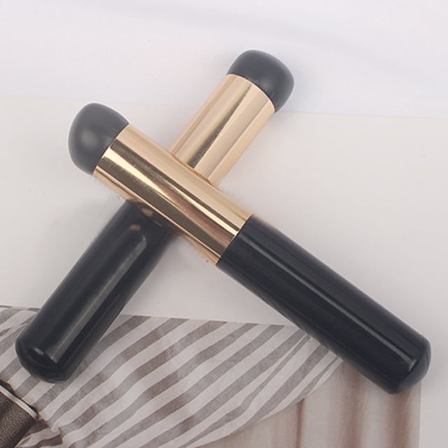 WRISTBIQUE 2Pcs Black Silicone Lipstick Applicator Brushes with Case for Smooth Lip Makeup