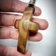 thumbnail image 4 of 4 Llaveros de Madera de Nogal en Forma de , de Mano, para Aliviar el Estrés con la Punta de los Dedos, Regalo de Bolsillo., 4 of 5