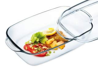 oblong casserole dish with lid