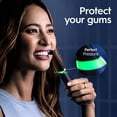 thumbnail image 3 of Cepillo de dientes eléctrico Oral-B iO Series 9 con 3 cabezales, 3 of 7