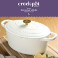 thumbnail image 2 of Crock Pot Artisan Olla holandesa ovalada de hierro fundido de 7 cuartos con tapa - Blanco lino con perilla dorada, 2 of 5