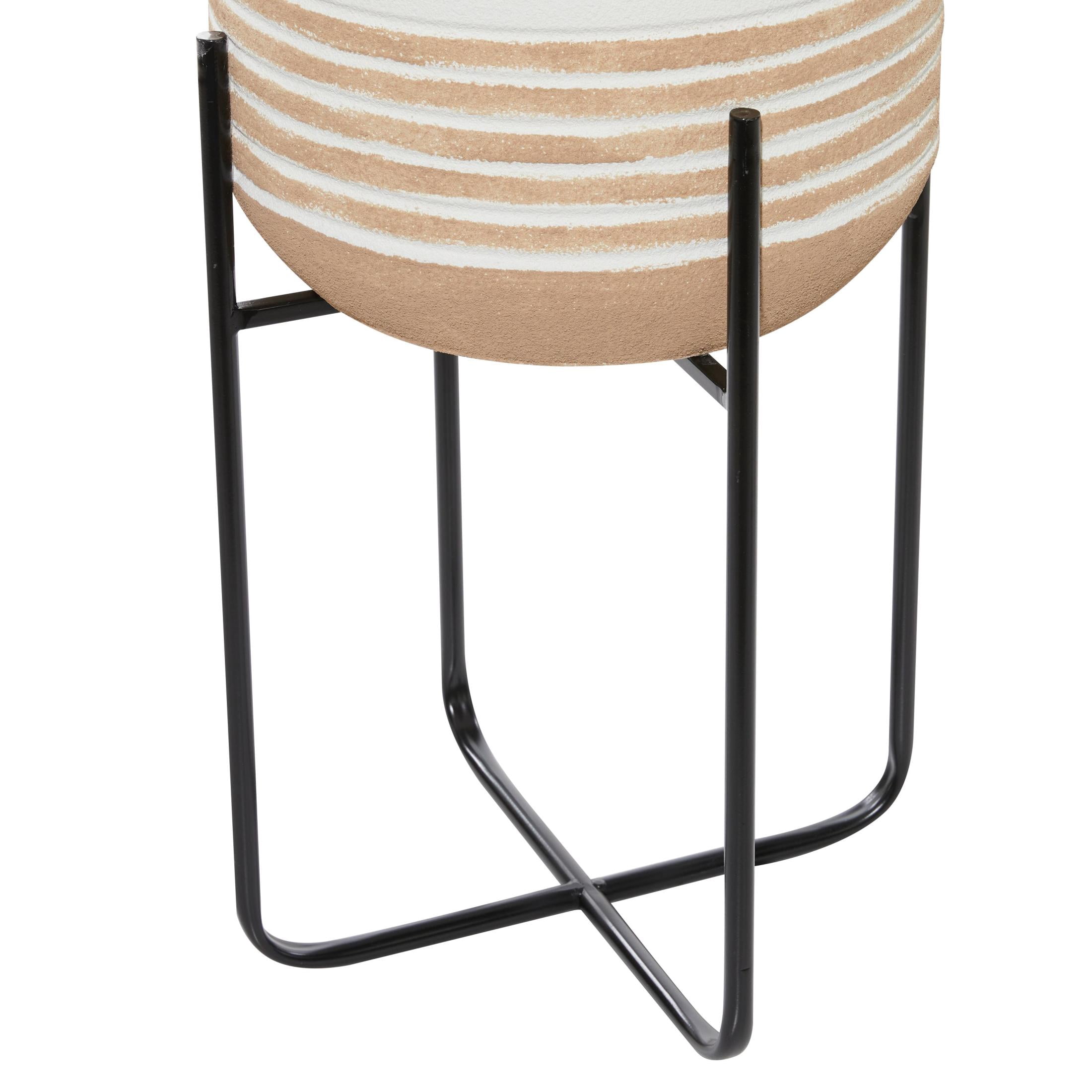 DecMode 20", 24", 28"H White Metal Planter with Removable Stand (3 Count)