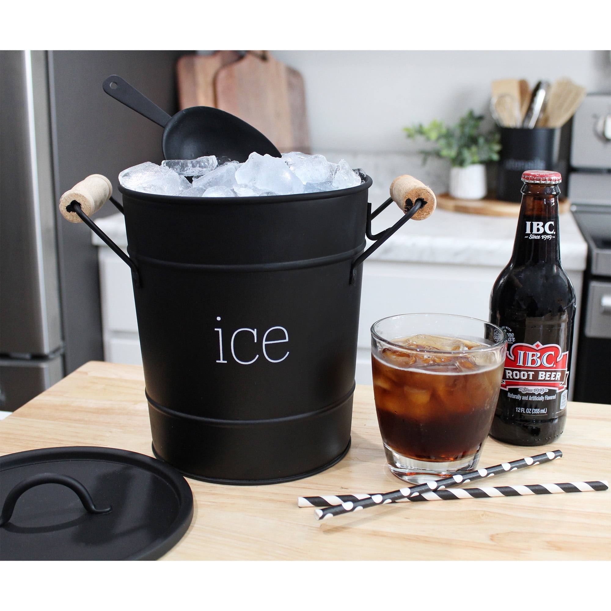 AuldHome Design Farmhouse Enamelware Ice Bucket (Black); Retro Style Insulated Metal Ice Server