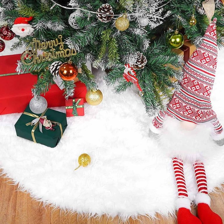 Lodge Faux Fur Christmas Tree Skirt