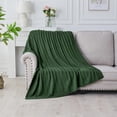 thumbnail image 4 of Manta acrílica Douceur Christmas Green de 152 x 203 cm, 4 of 7