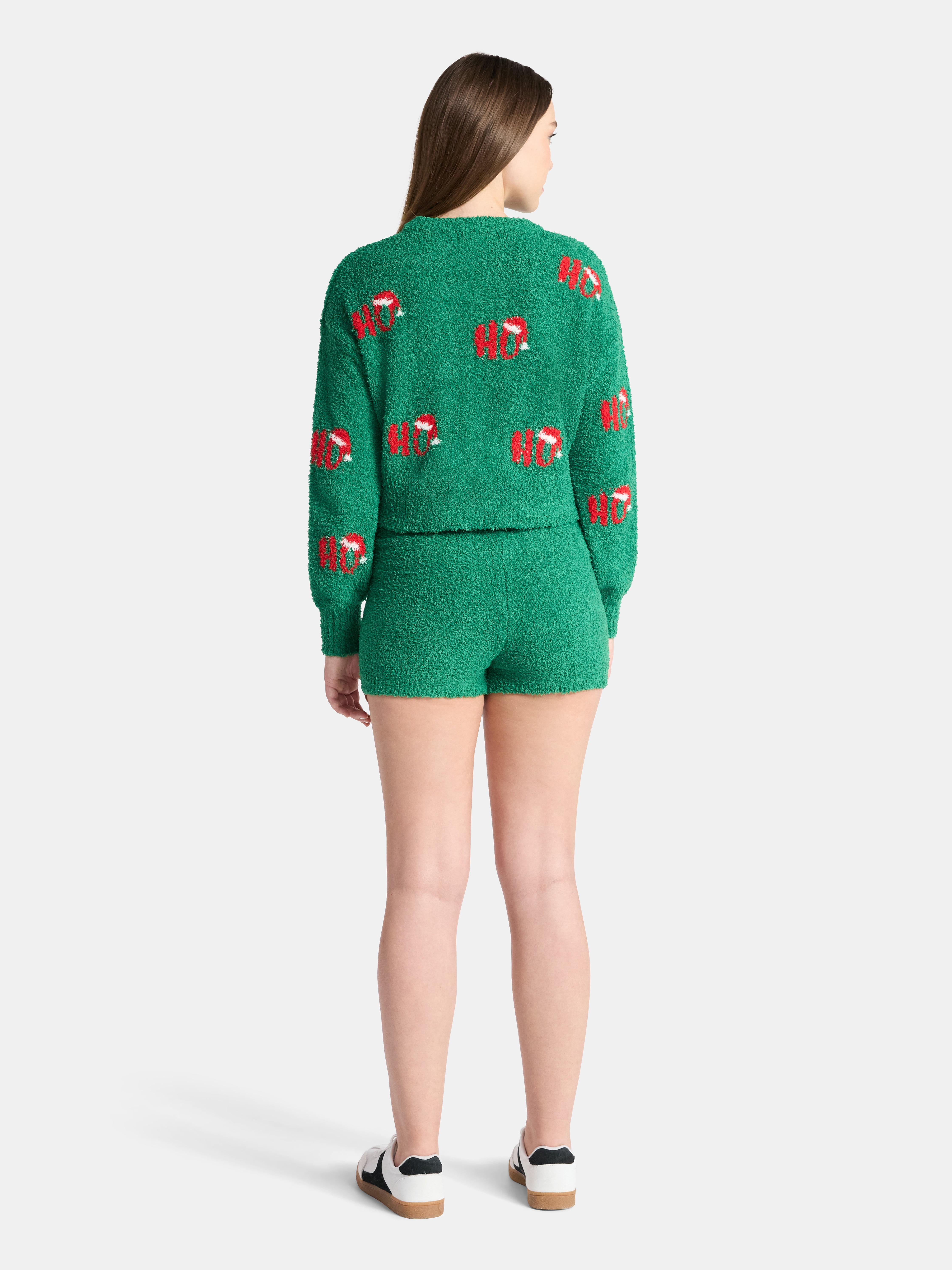 No Boundaries Christmas Plush Sweater and Shorts Set, 2-Piece, Women’s