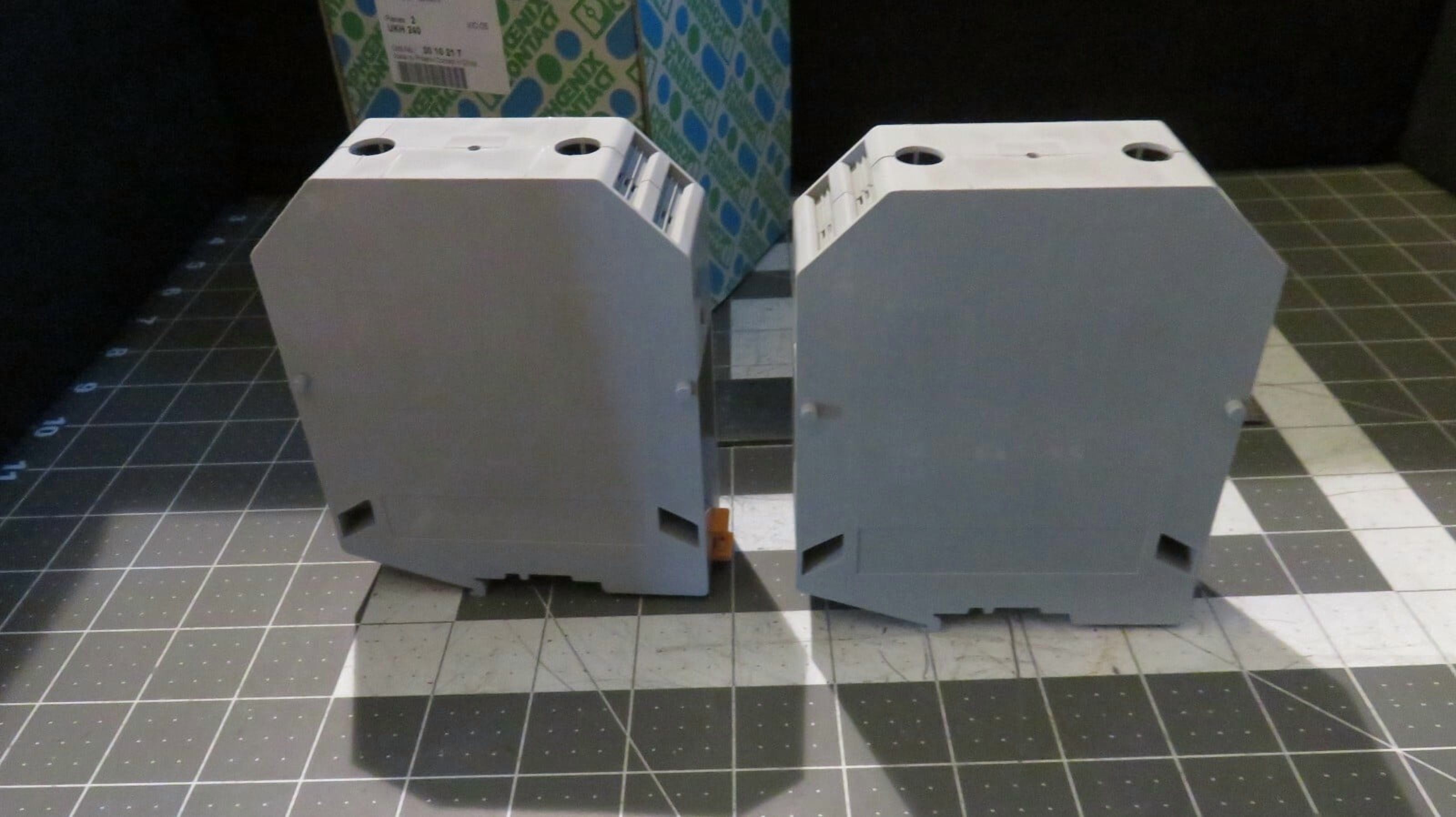 Phoenix Contact Terminal Block UKH 240 #3010217 Qty: 2 Units Sealed Box New