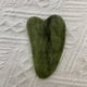 thumbnail image 4 of Juego de dos piezas de rodillo de jade facial, masajeador de jade, tabla de raspado facial, jade verde del sur, aleación de zinc, 4 of 6
