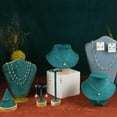 thumbnail image 3 of Soporte de exhibición de collares de joyería de terciopelo metálico deevoka, colgador, regalo Estilo06, 3 of 9