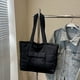 thumbnail image 4 of Bolso Tote Acolchado de Lona Negra para Ordenador | Bolso Bandolera de Gran Capacidad (65 X 44 X 9 Cm) | Ligero (220 G) | Uso Diario | Yyz250623005Bk, 4 of 6