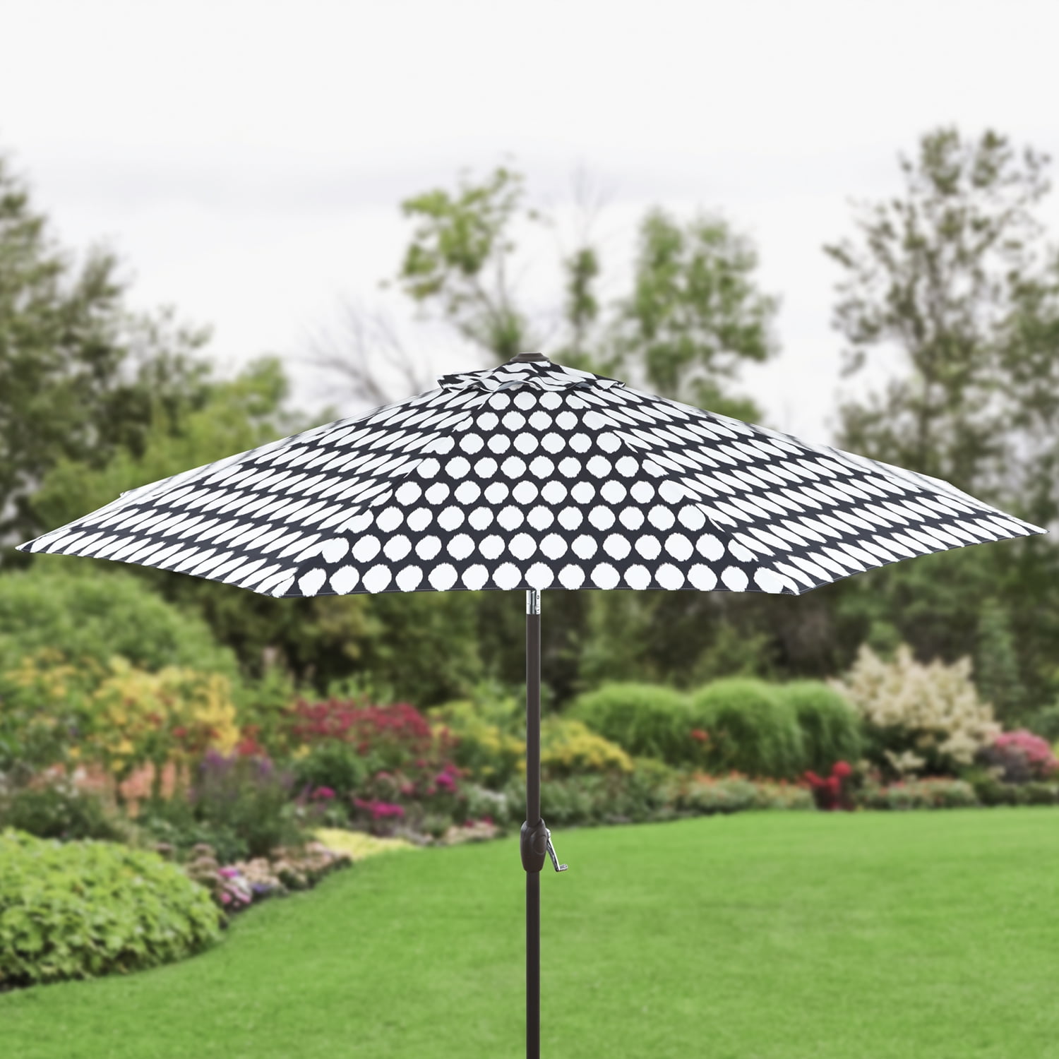 Better Homes and Gardens 9' Printed Market Umbrella, Black and White by NINGBO EVERLUCK OUTDOOR PRODUCTS MANUFACTING CO LTD